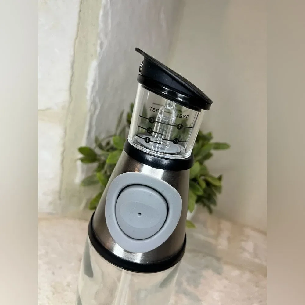 DWËLLZA KITCHEN Olive Oil Dispenser 17 OZ Measuring Pump Drip-Free